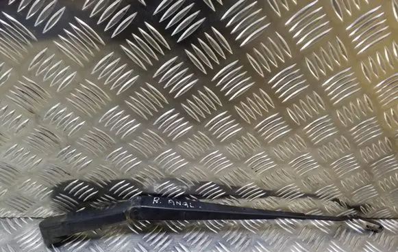 Nissan Navara D40 Front wiper blade arm