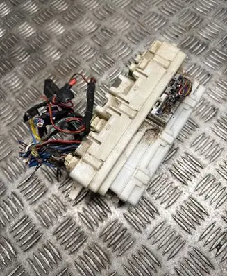 Mitsubishi L200 Fuse module 