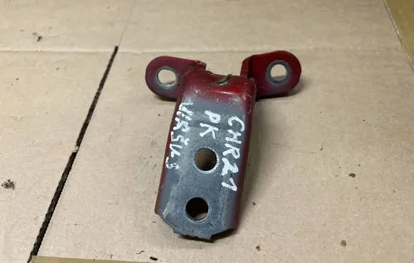 Toyota C-HR I Front door upper hinge 