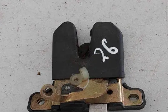 Audi A6 S6 C5 4B Tailgate/trunk/boot lock/catch/latch B5827505B 4998