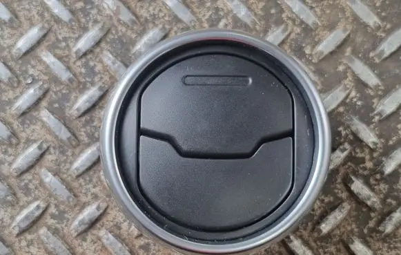 Ford Mustang VI Dash center air vent grill