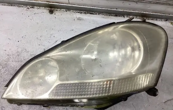 Toyota Avensis T250 Headlight/headlamp UPM60GF20