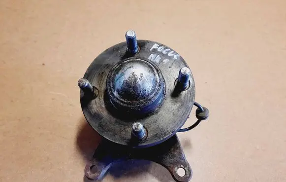 Ford Focus Rear wheel hub spindle/knuckle 