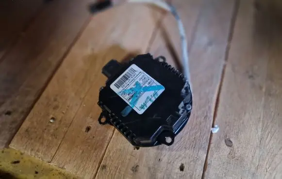 Nissan Leaf I (ZE0) Headlight ballast module Xenon A1K3100001