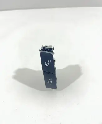 Mercedes-Benz C W204 Central locking switch button A2048706310