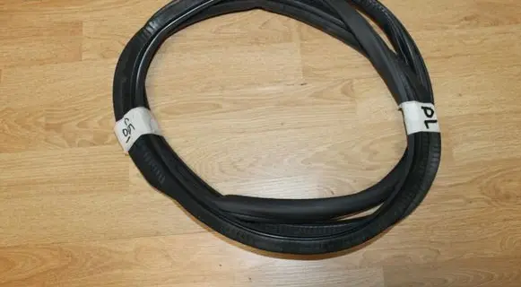 Audi A6 S6 C5 4B Front door rubber seal 4B0831721M