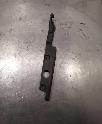 Chevrolet Orlando Fender mounting bracket 95235006