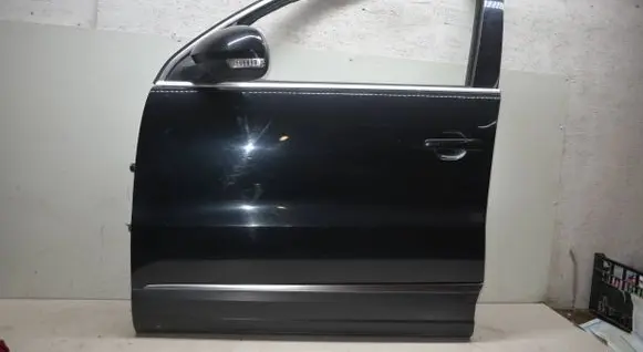 Volkswagen Tiguan Front door 
