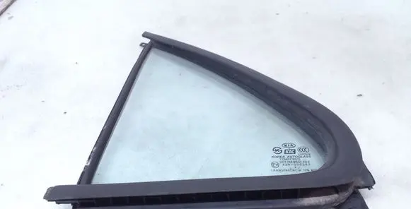 Rear vent window glass