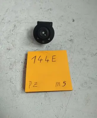 Renault Clio II Wing mirror switch 185526