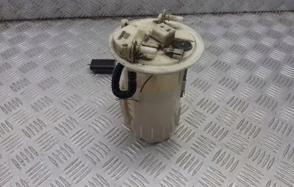 Renault Megane II Mechanical fuel pump 