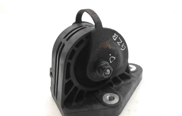 Engine mount bracket