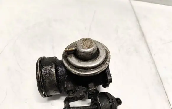 Audi A6 S6 C5 4B EGR valve