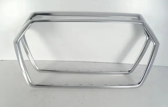 Audi Q7 4M Front bumper upper radiator grill 4M0853651