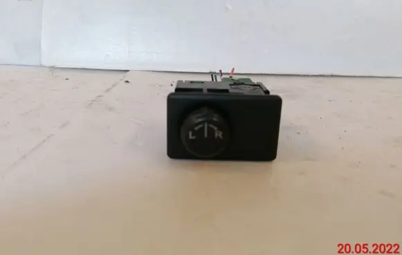 Nissan Primera Wing mirror switch