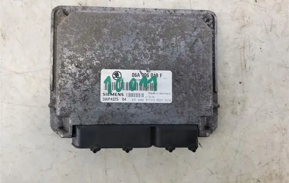 Skoda Octavia Mk1 (1U) Engine control unit/module 06A906019F