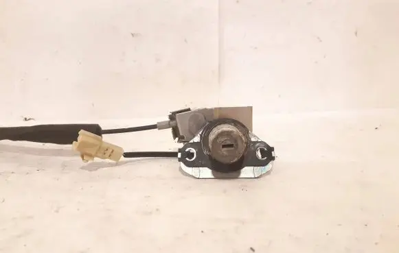 Lexus GS 300 350 430 450H Tailgate lock latch 