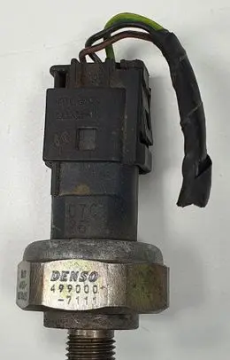 Land Rover Range Rover L322 Air conditioning (A/C) pressure sensor 8370623