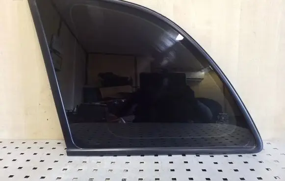 Toyota RAV 4 (XA20) Rear side window