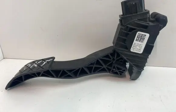 Skoda Octavia Mk3 (5E) Accelerator throttle pedal 5Q1723503F