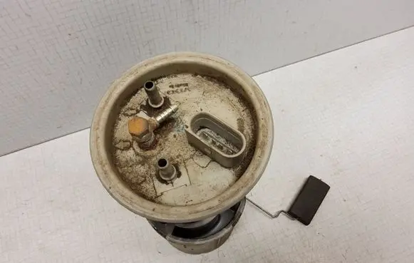 Volkswagen PASSAT B5.5 Fuel injection high pressure pump 3B0919050B