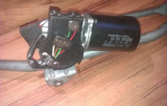 Audi A6 S6 C5 4B Wiper motor 0390241144