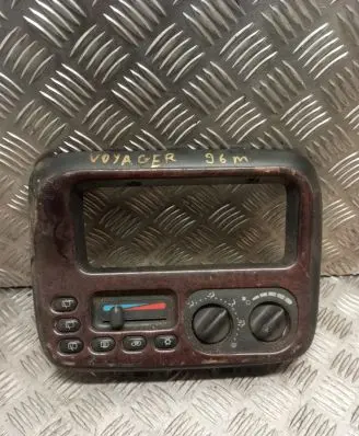 Chrysler Voyager Climate control unit P4677335