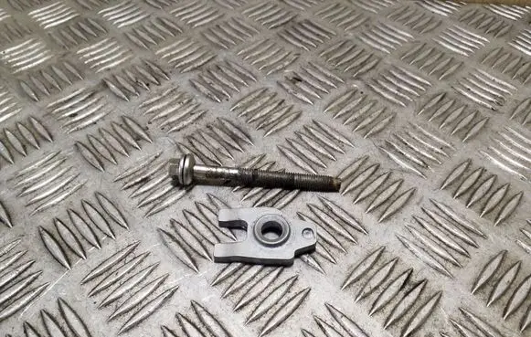 Renault Trafic III (X82) Fuel Injector clamp holder