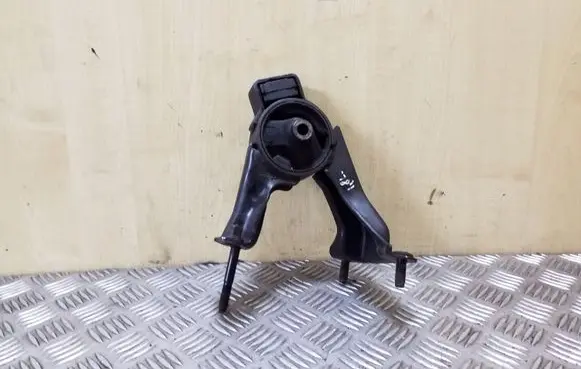 Toyota Corolla Verso E121 Engine mount bracket