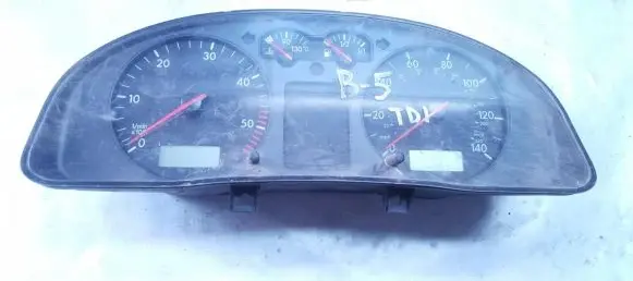 Volkswagen PASSAT B5 Speedometer (instrument cluster) 8D0919910K 110008884003