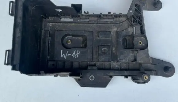 Volkswagen Golf Plus Battery tray 1K0915333