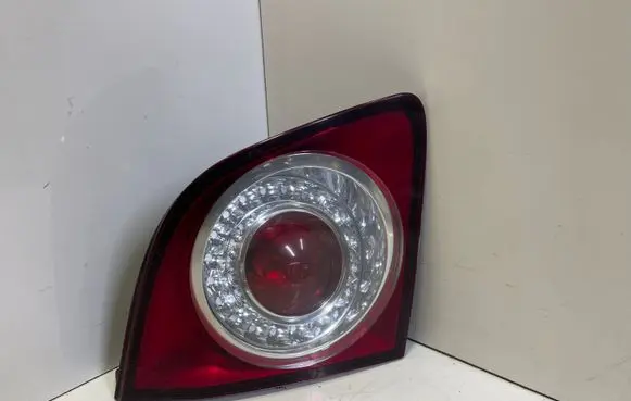 Volkswagen Golf Plus Tailgate rear/tail lights 5M0945093J 8903360