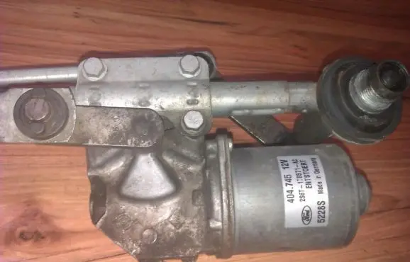Ford Fiesta Wiper motor 2s6t17b571ac
