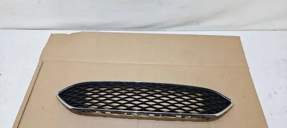 Ford Focus Front grill F1EB8200AB