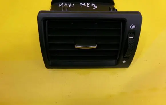 Ford Mondeo Mk III Dashboard side air vent grill/cover trim D1B1A