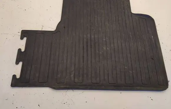 Toyota Avensis T270 Rear floor mat PZ49LT0352RJ PZ49LT0357RJ PZ49LT0356RJ