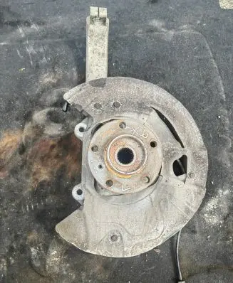BMW X6 E71 Front wheel hub