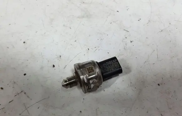 Audi A5 Fuel pressure sensor 06L906054C