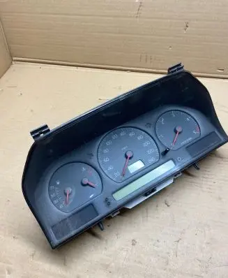 Volvo S70 V70 V70 XC Speedometer (instrument cluster) 9168138