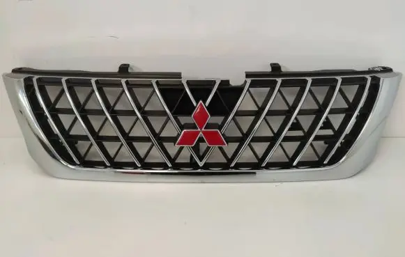 Mitsubishi L200 Front grill MR523853 P1966