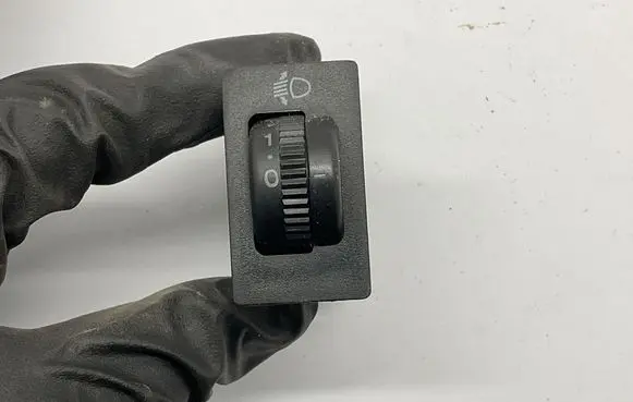 Toyota Corolla Verso AR10 Headlight level height control switch 145C04
