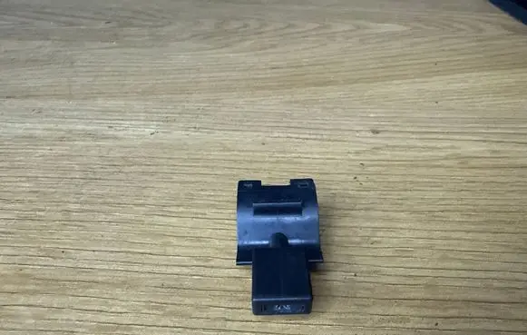 Toyota Auris 150 Windshield washer spray nozzle