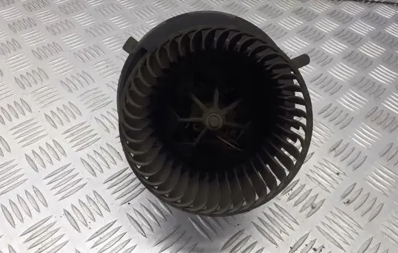 Skoda Octavia Mk2 (1Z) Front door blower motor 1K1819015