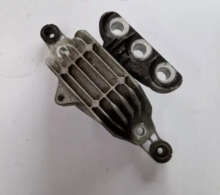 Opel Insignia B Engine mount bracket 84254936