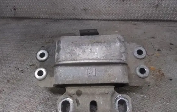 Seat Altea Gearbox mount 1K0199555