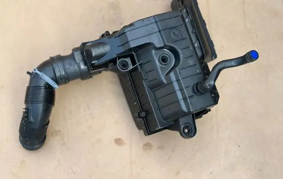 Air filter box