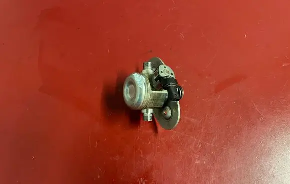 BMW X4 G02 Fuel injection high pressure pump 7642466 13517642466