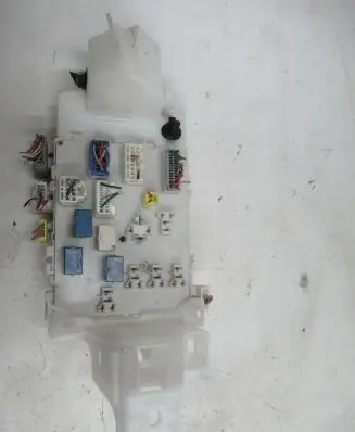 Suzuki Swift II Fuse module P6020959