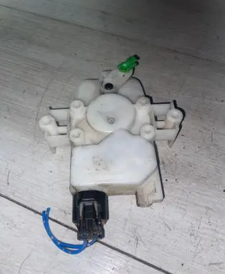 Mitsubishi Lancer Central locking motor Mn127002