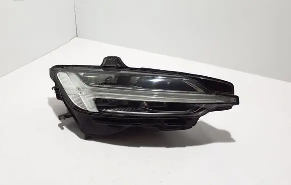 Volvo V60 Headlight/headlamp 32338003